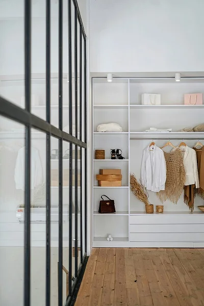 How to Organize a Wardrobe for the Simple Girl- Stylish Simplicity Unveiled